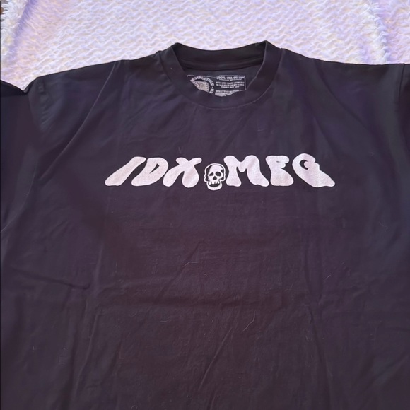 IDK MFG Graphic Tshirt - Picture 2 of 3